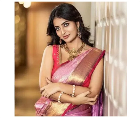 అన‌న్య ఫ్యాష‌న్ డిజైన‌ర్స్‌కి బంపర్ ఆఫ‌ర్..!