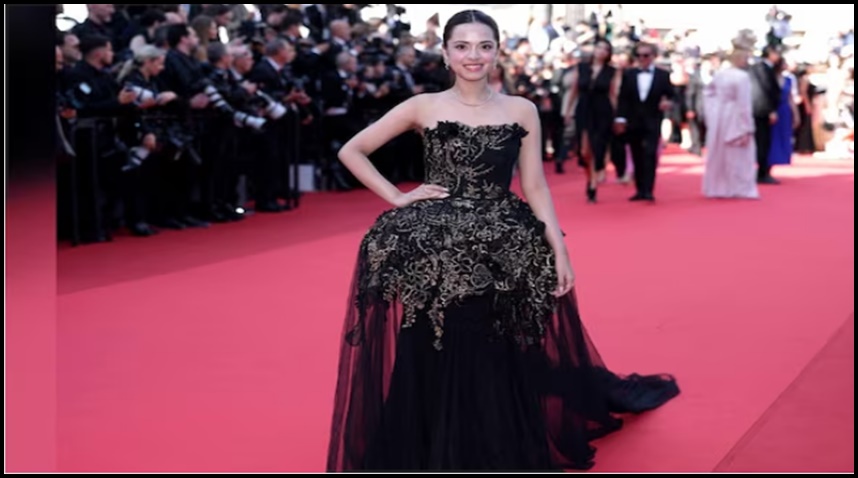 కేన్స్‌లో నలుపు-బంగారు రంగు గౌనులో నటి నితాన్షి గోయెల్