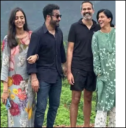 ఎన్టీఆర్ – ప్ర‌శాంత్ నీల్ ఫ్యామిలీస్‌తో తెగ న‌వ్వించేస్తున్న జూనియర్