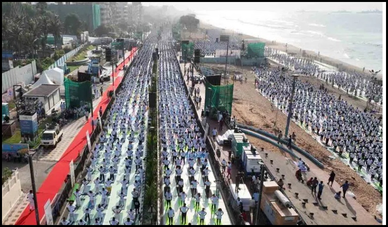 విశాఖలో 3 లక్షల మందితో యోగా..!