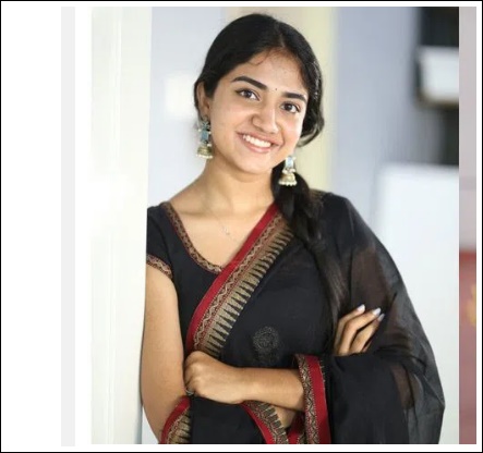 స్విమ్మింగ్ రాకపోయినా డేరింగ్ చేసి నీళ్లలోకి దూకా..