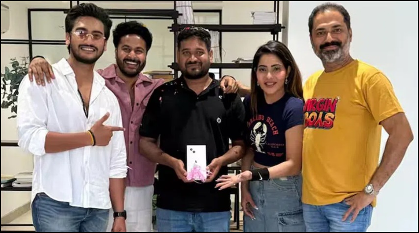 ఆడిన మాట తప్పని నిర్మాత.. ప్రేక్షకుడికి ఐ ఫోన్ గిఫ్ట్…