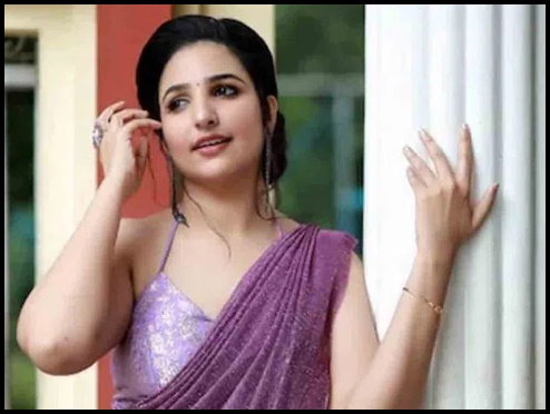 రాజకీయ నాయకుడిపై సినీనటి లైంగిక ఆరోపణలు..