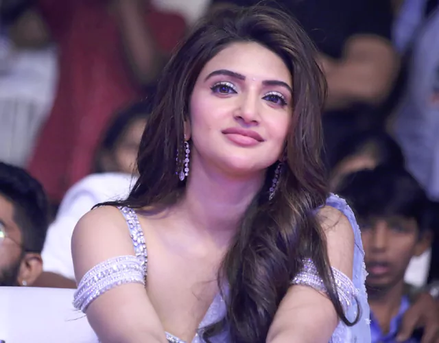 నా పక్కన చోటున్నది ఆ ఒక్కరికే..?