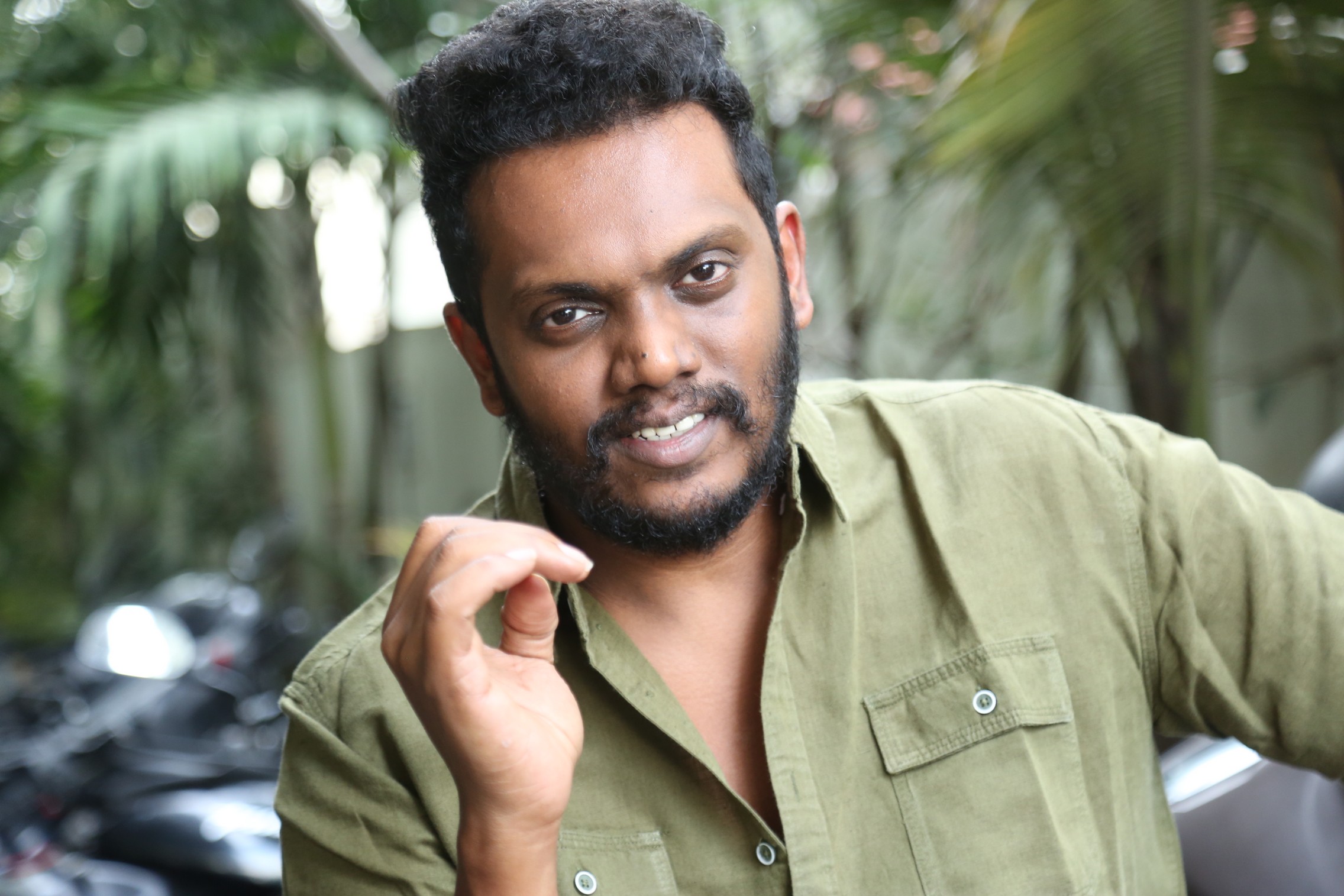 ప్రేమకు డిక్షనరీ అవసరం లేదు… ‘మోగ్లీ’ చెప్పే కథ.