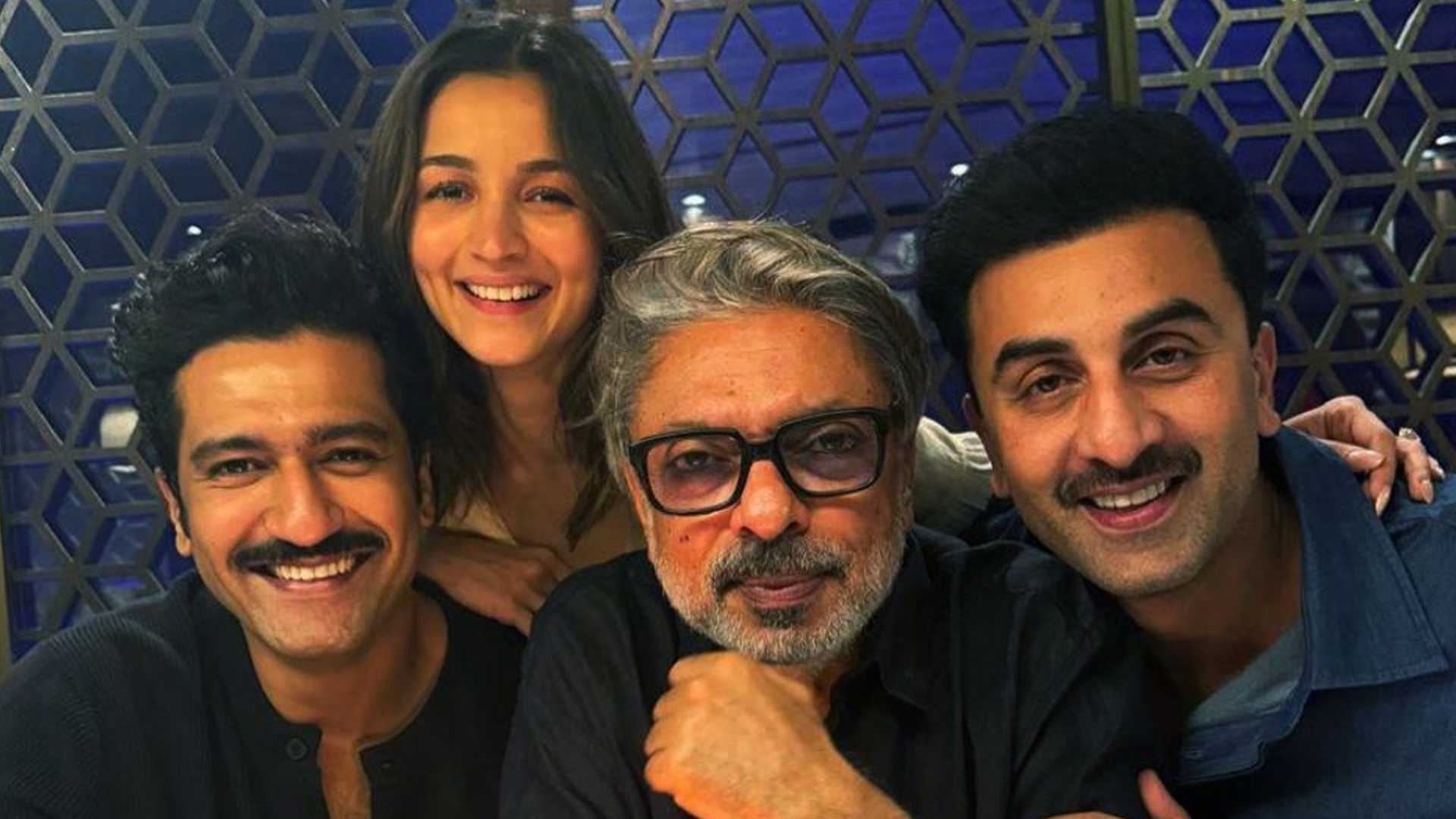 ‘లవ్ అండ్ వార్’ రిలీజ్ డేట్ ఫిక్స్! భారీ అంచనాలు..!