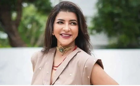 ప్రజలు స్పందించాలి: మంచు లక్ష్మి